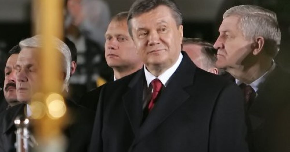 Президент Віктор Янукович взяв участь у святковому Великодньому богослужінні у Свято-Успенській Києво-Печерській лаврі / © УНІАН