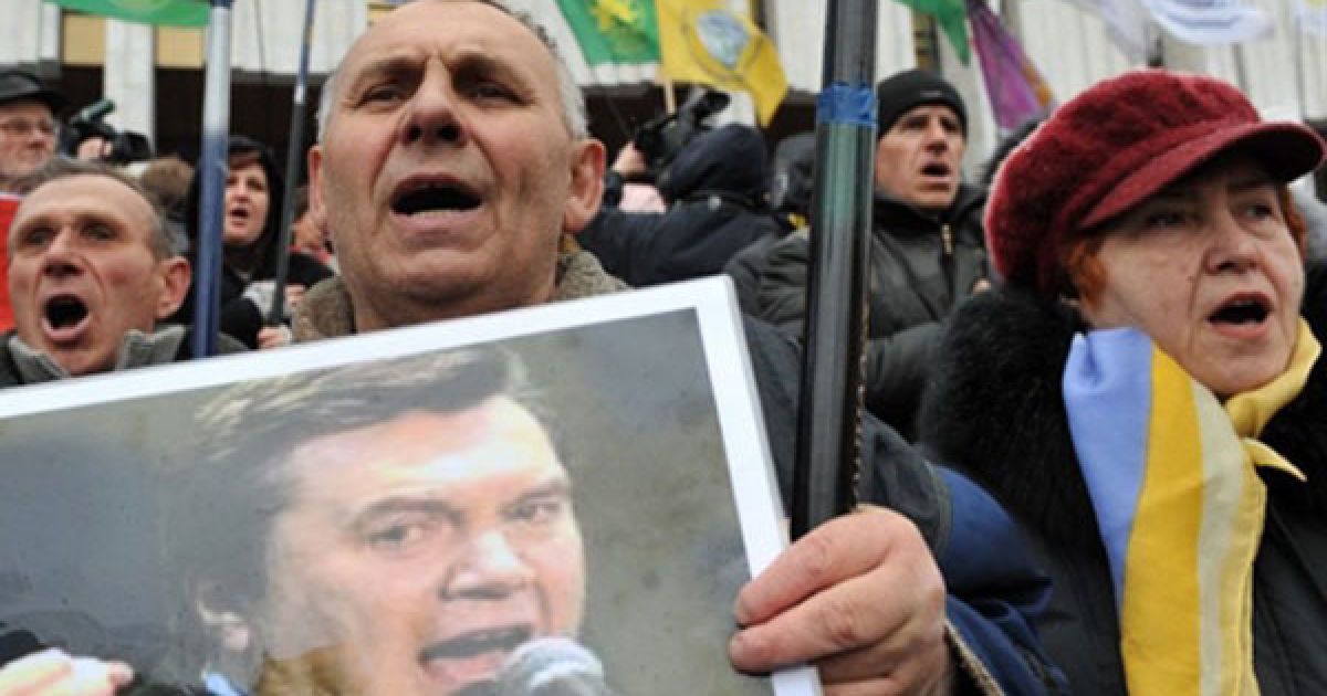 Сотні людей з усієї України з&#039;їхались до Києва на "Автомайдан" із вимогами відставки прем&rsquo;єр-міністра Миколи Азарова. / © AFP