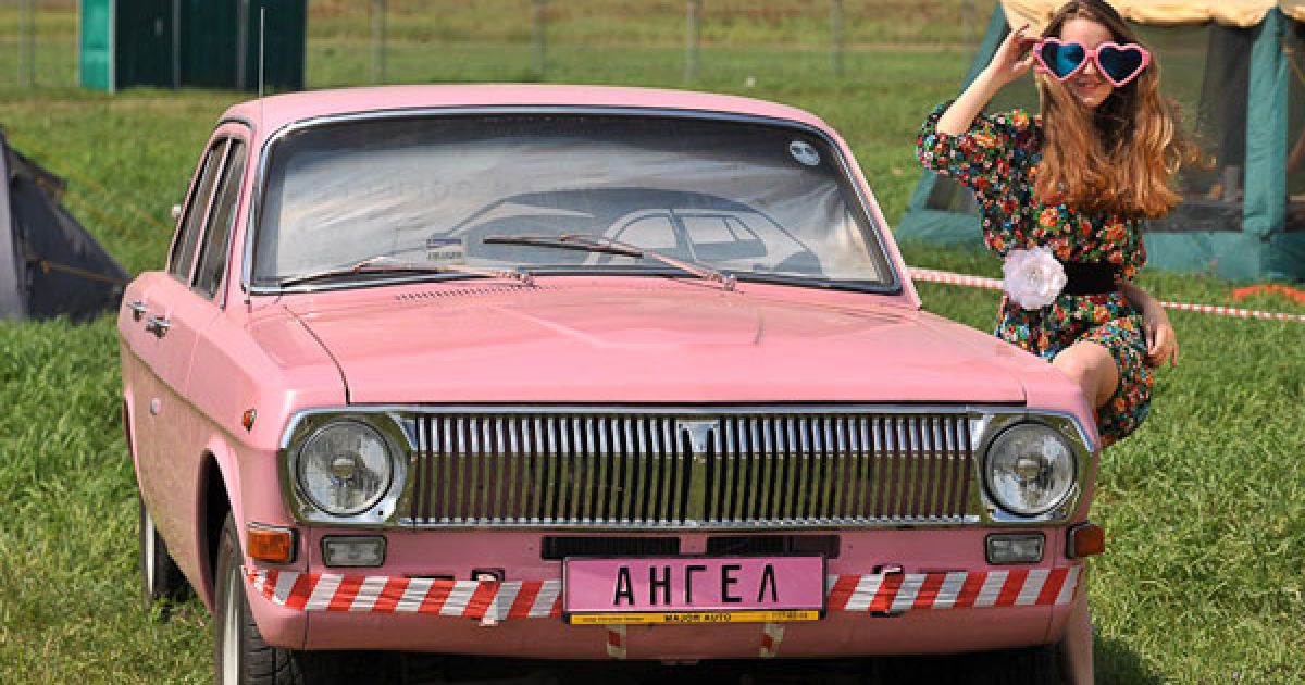 На московському аеродромі Тушино провели 15-те ювілейне автошоу "Автоекзотика-2011" / © LJ aleshru