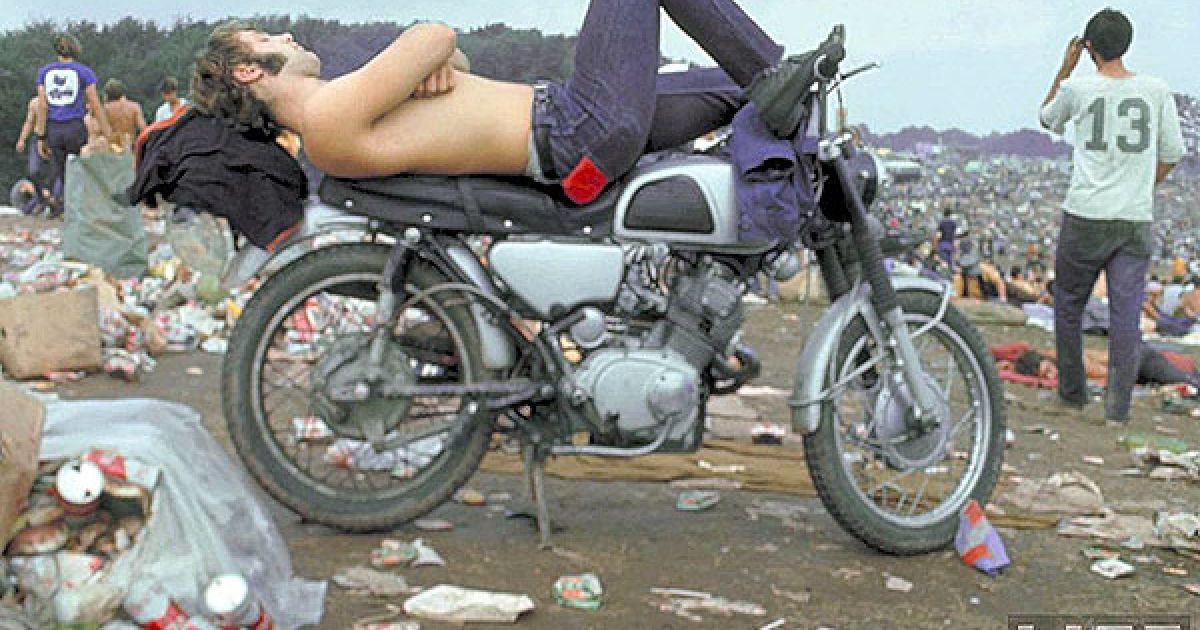 Журнал Life оприлюднив унікальні фотографії легендарного музичного фестивалю Вудсток, який відбувся у серпні 1969 року / © LIFE