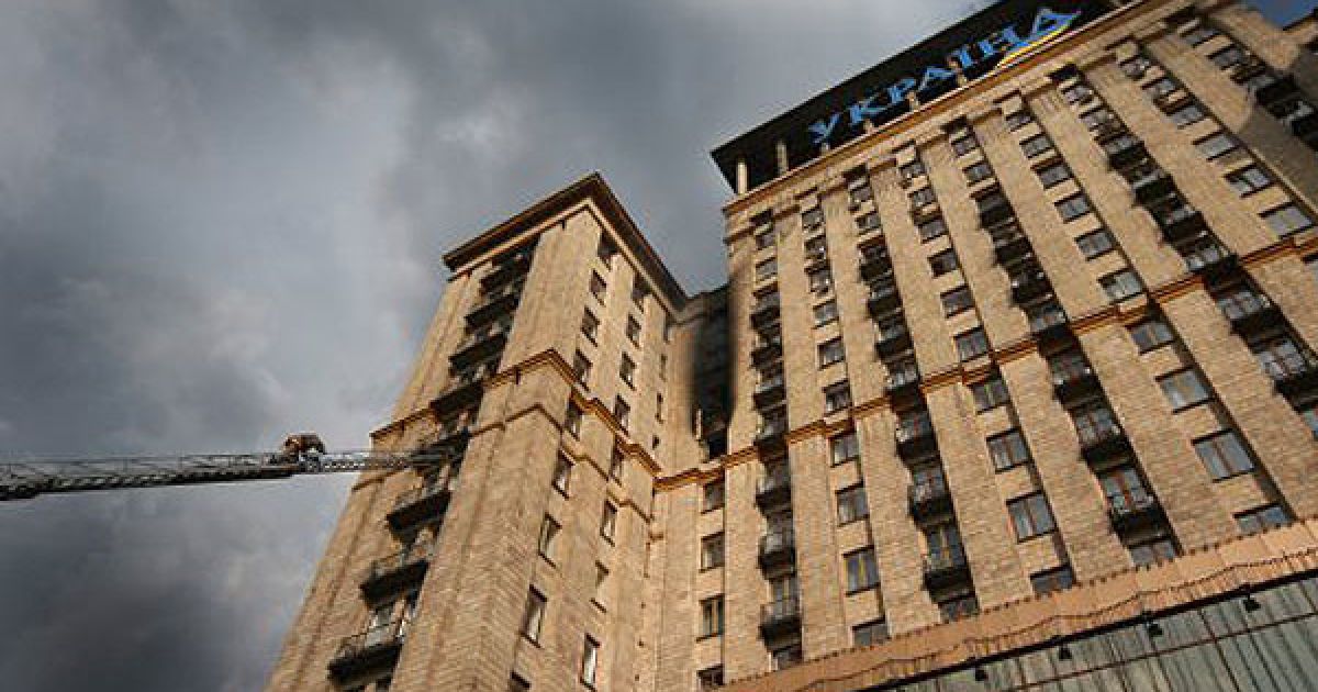 Евакуйовані 32 людини, шестеро врятовані. / © УНІАН