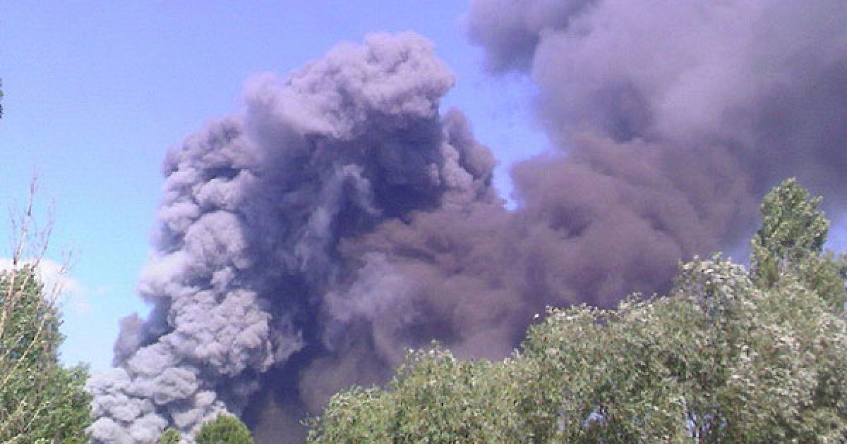 У Броварах сталась масштабна пожежа на складах магазину "Технополіс". / © www.magnolia-tv.com