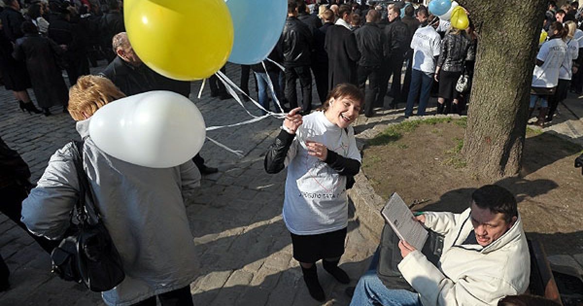 У Львові пройшла акція протесту проти гомосексуалізму, учасники якої вимагали заборонити популярізацію та пропаганду гомосексуалізму в Україні