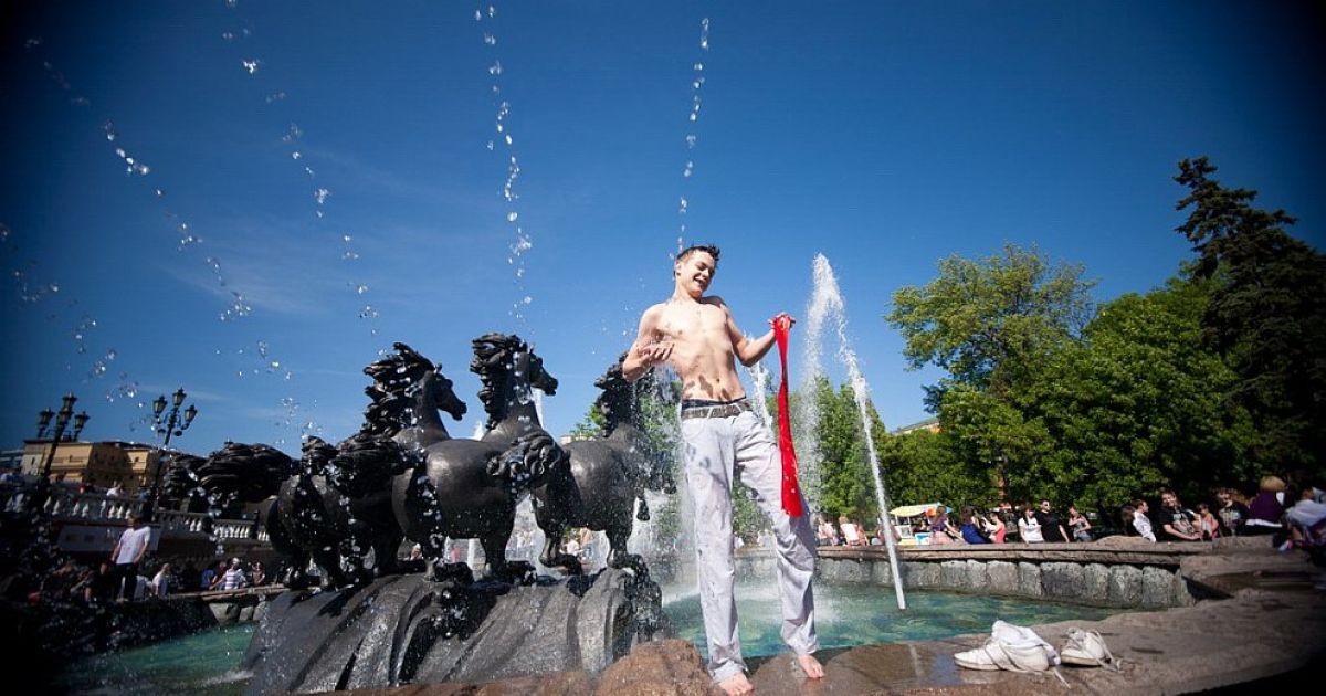 Російські випускники / © yuzilla.livejournal.com
