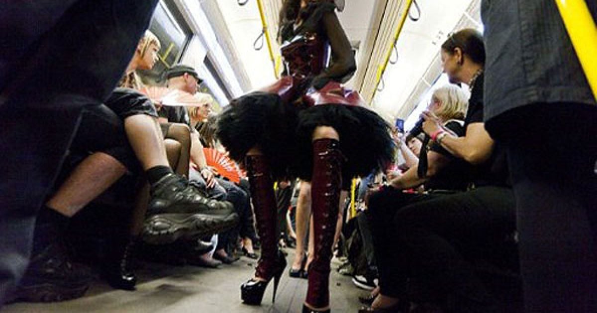 Шоу-показ моди "Underground Catwalk" провели у берлінському метро. / © AFP