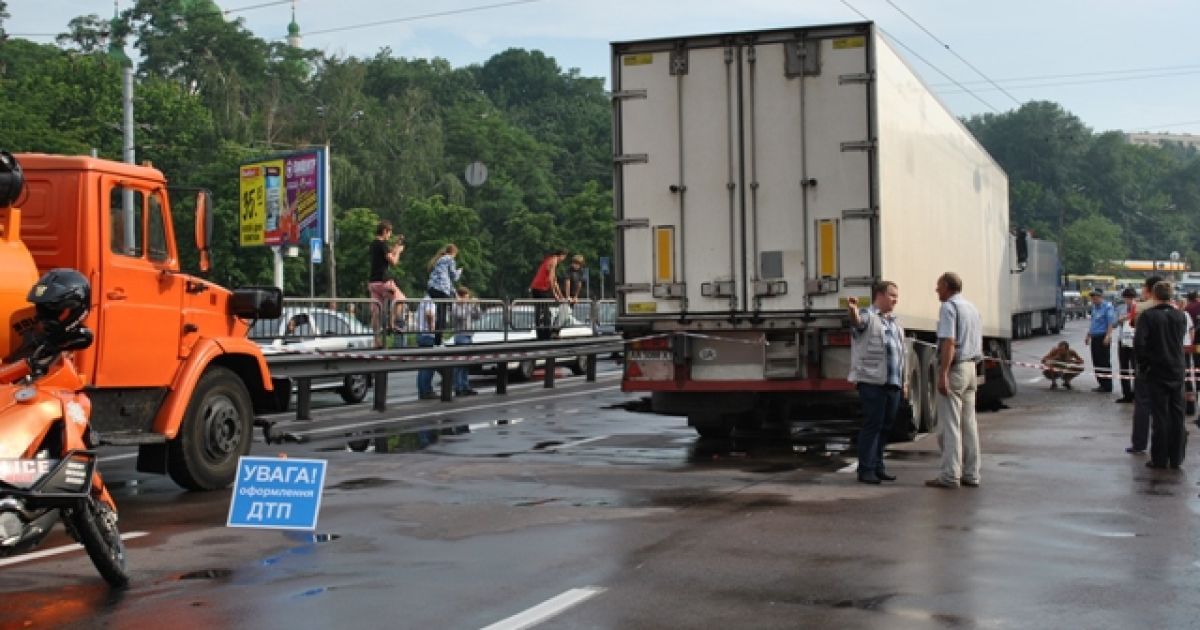 "Швидка" відвезла дитину в нейрохірургічне відділення