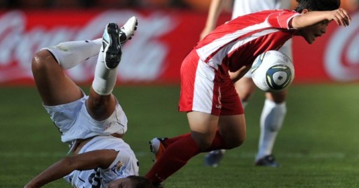 Американське Інтернет-видання FratHouseSports склав рейтинг найсексуальніших спортсменок світу, лідерами якого стали футболістки, що беруть участь в Чемпіонаті світу в Німеччині. / © AFP