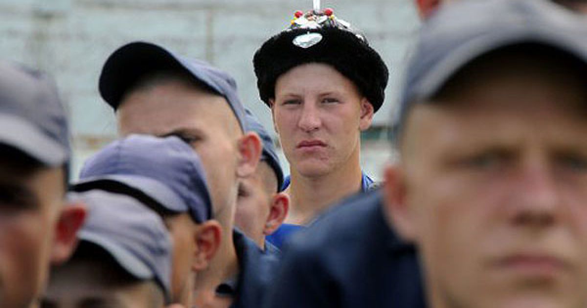 В Куряжській виправній колонії для неповнолітніх імені Макаренка (на Харківщині) провели XX-ий фестиваль художньої самодіяльності "Червона калина" серед засуджених. / © УНІАН