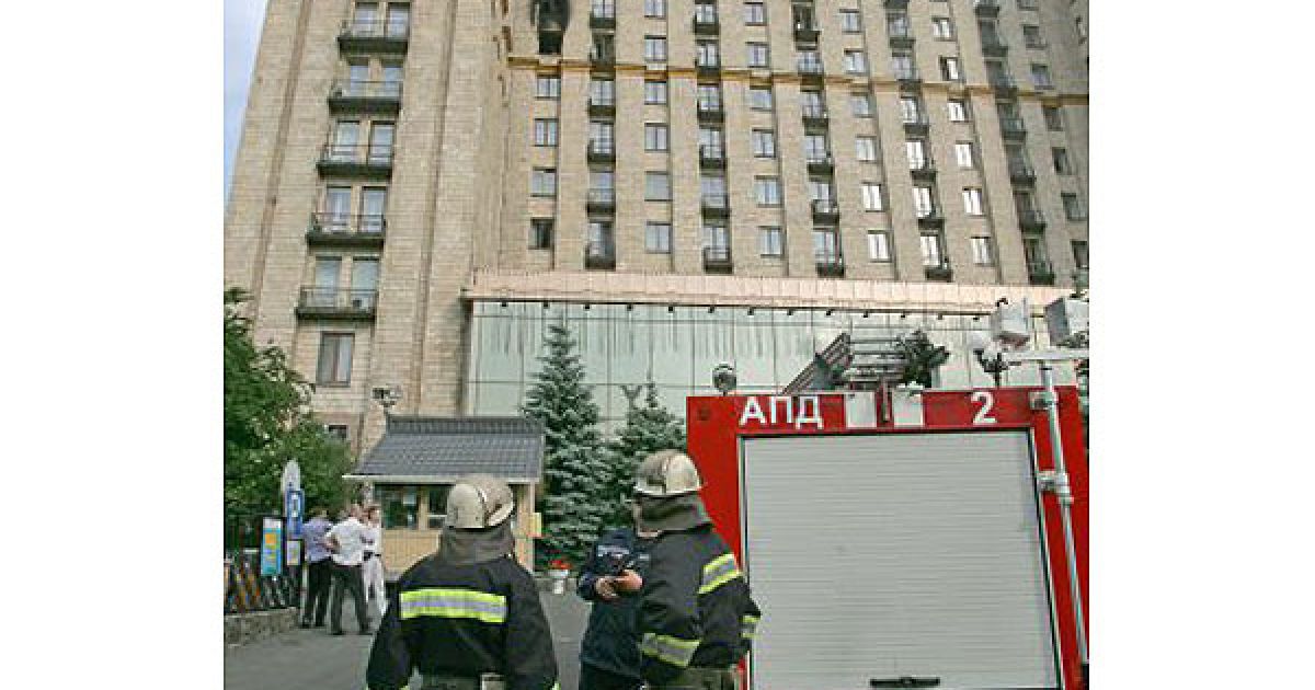 Під час пожежі в готелі "Україна" постраждали троє людей, двоє з яких є громадянами Нідерландів. / © УНІАН