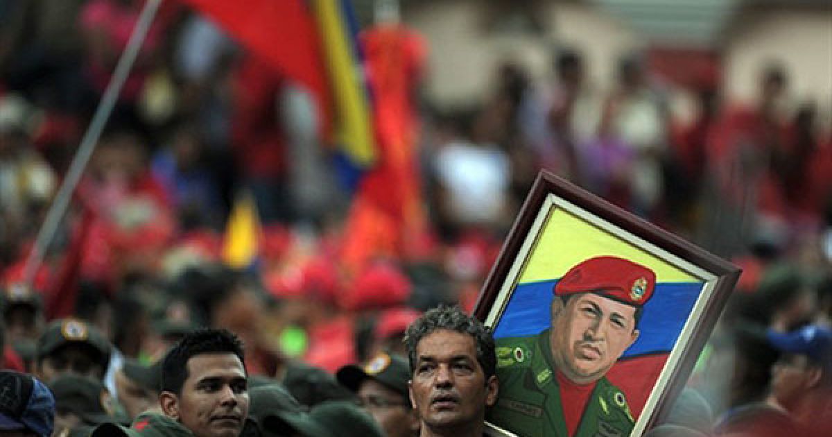 Венесуела, Каракас. Прихильники президента Венесуели Уго Чавеса провели марш під час святкування дев'ятої річниці невдалого заколоту проти президента. / © AFP