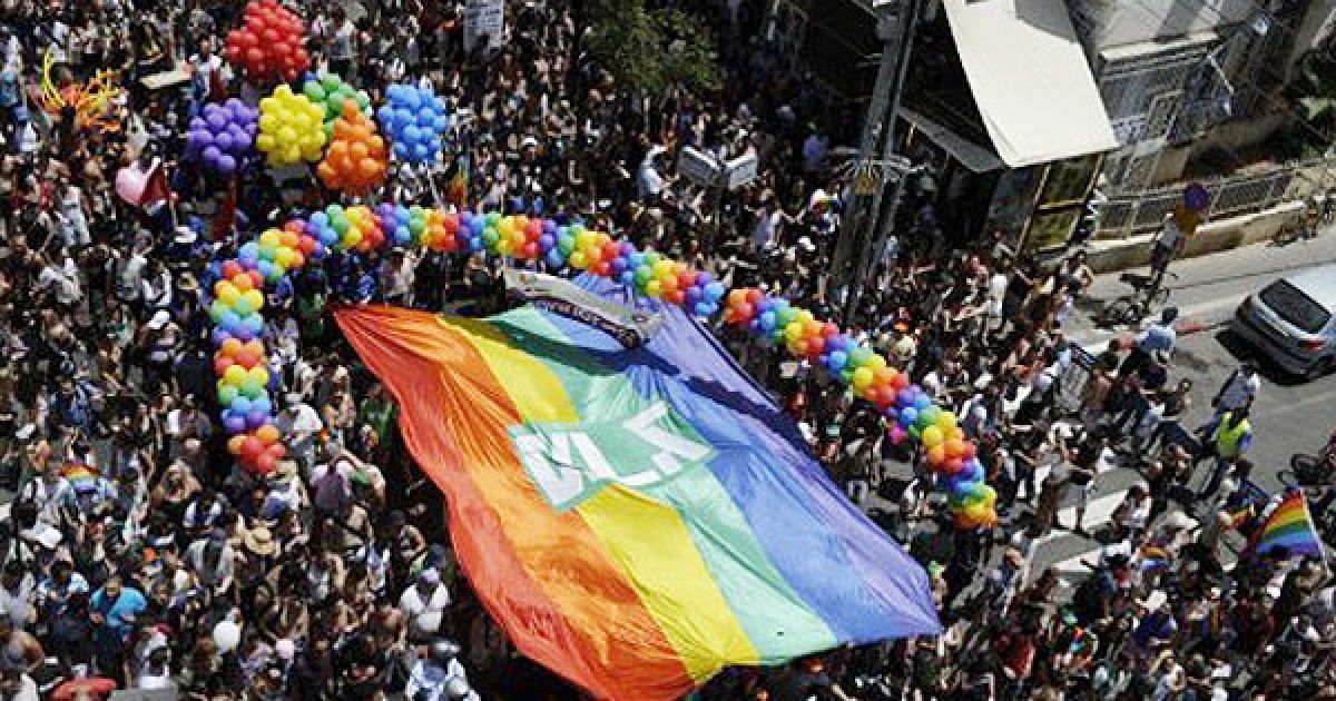 У Тель-Авіві провели багатотисячний щорічний гей-парад Gay Pride parade / © AFP