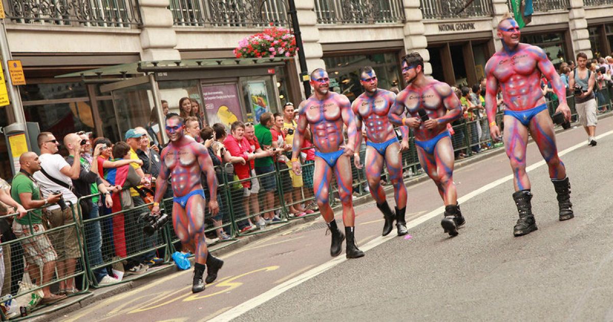 Щорічний гей-парад "Gay Pride 2011" в Лондоні зібрав більше мільйона глядачів. / © LJ moscowlondon