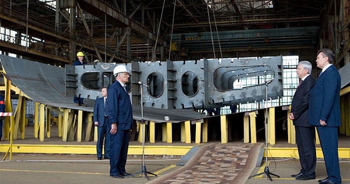 У Миколаєві глава держави взяв участь в урочистій закладці головного корабля класу "корвет" на Чорноморському суднобудівному заводі. / © President.gov.ua