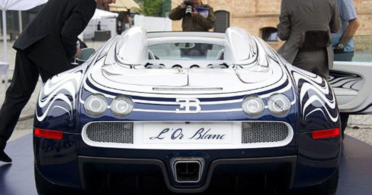 Вартість "порцелянового" Bugatti становить 2,3 млн доларів. / © AFP