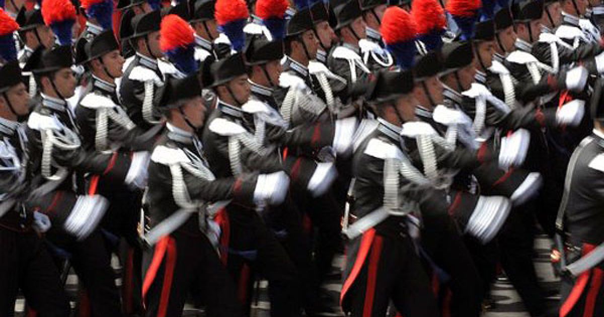 Італія, Рим. Італійські солдати беруть участь у військовому параді з нагоди річниці з дня заснування Італійської Республіки у 1946 році та 150-річчя об'єднання Італії. / © AFP