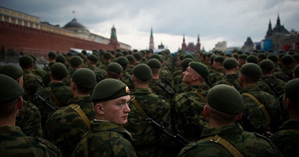 На Красній площі у Москві провели другу нічну репетицію параду Перемоги. / © AFP