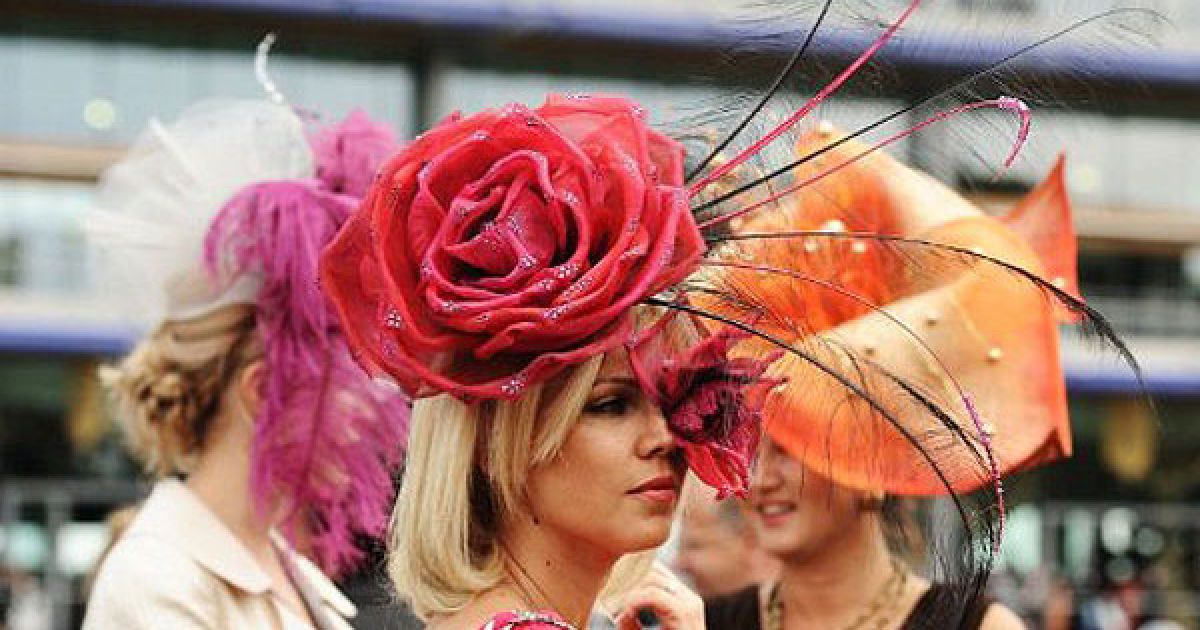 Щорічні королівські перегони Royal Ascot традиційно є святом модних капелюшків.