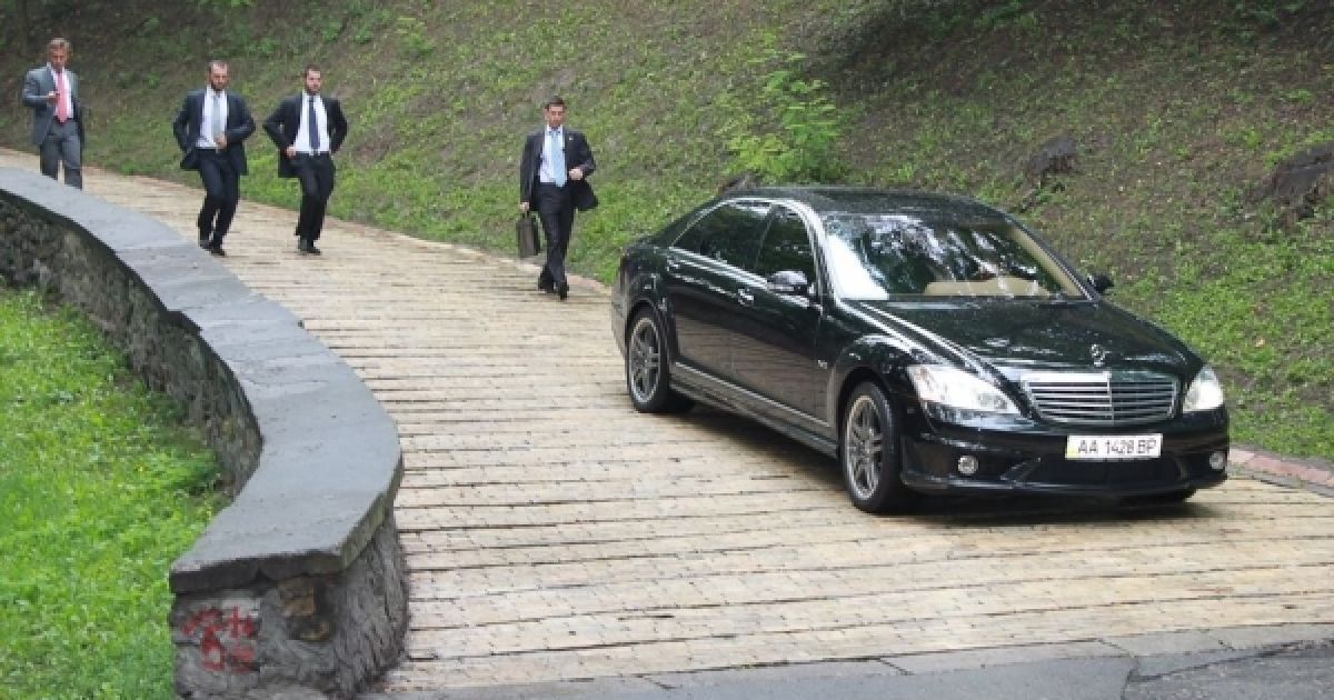 Глава Російської православної церкви патріарх Кирило провів молебень на Володимирській гірці в Києві. / © Газета.ua