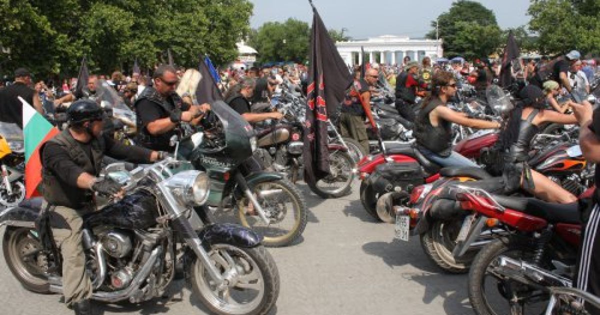 У міжнародному байк-шоу під Севастополем взяли участь тисячі байкерів з України, Росії, Білорусі, Чехії та інших країн. / © УНІАН