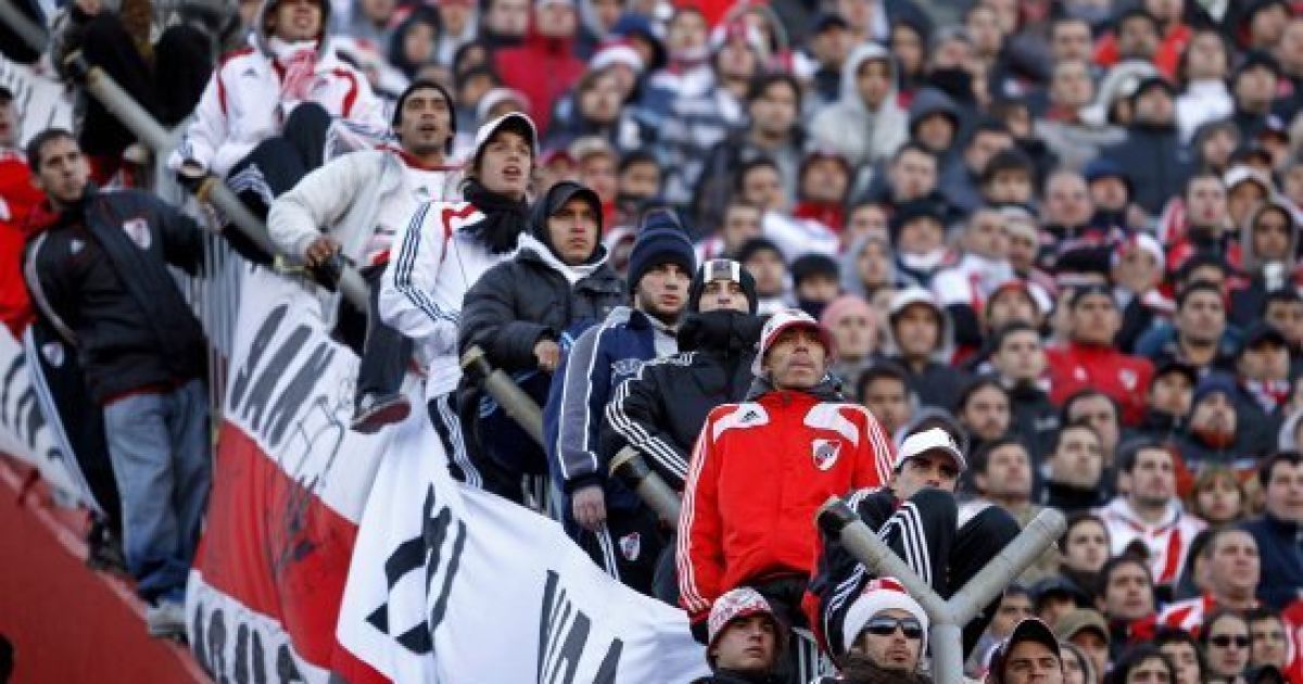 В Аргентині футбольні фанати спровокували масові безлади / © The Huffington Post