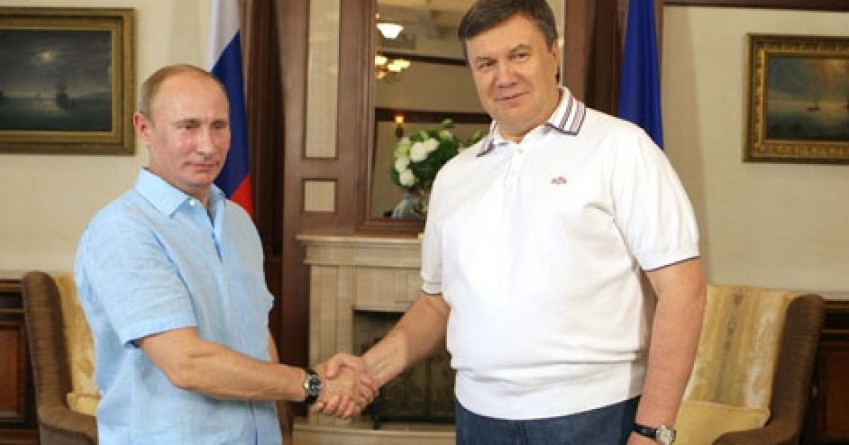 Путін привітав Януковича з днем народження