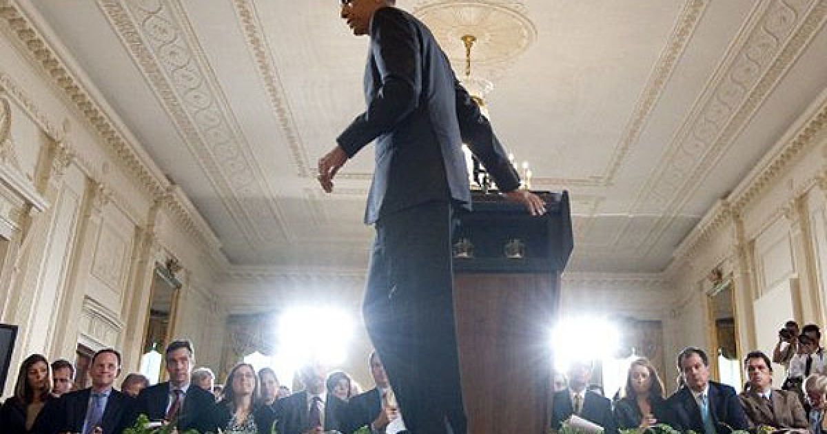 США, Вашингтон. Президент США Барак Обама провів прес-конференцію у Східній кімнаті Білого дому у Вашингтоні. Обама попередив, що нездатність підняти стелю боргу США може завдати "значної" і "непередбачуваної" шкоди економіці США. / © AFP