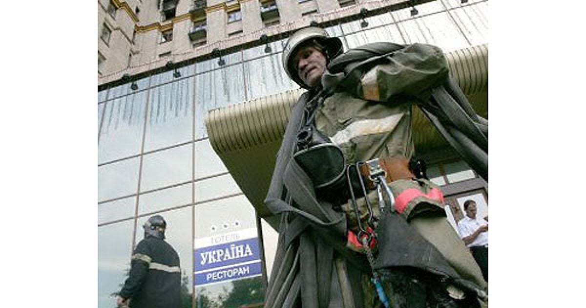 Під час пожежі в готелі "Україна" постраждали троє людей, двоє з яких є громадянами Нідерландів. / © УНІАН