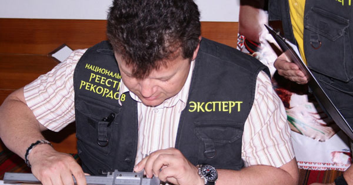В одному з київських заміських ресторанів українські зірки влаштували рекордне приготування голубців.