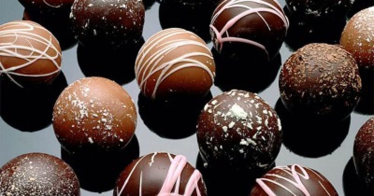 Білорусь вирішила пошукати в цукерках те, що знайшли росіяни. Ілюстрація