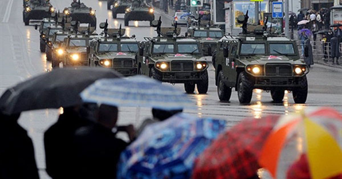 На Красній площі у Москві провели другу нічну репетицію параду Перемоги. / © AFP