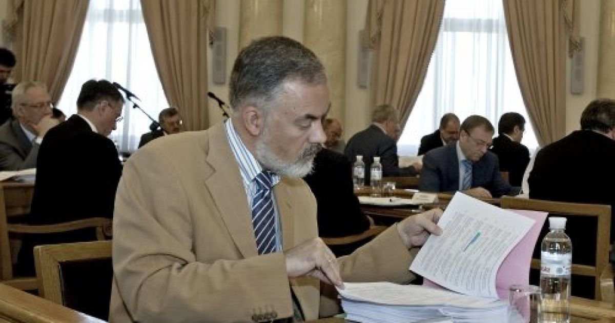 Кращими класичними університетом Табачник назвав КНУ ім. Шевченка