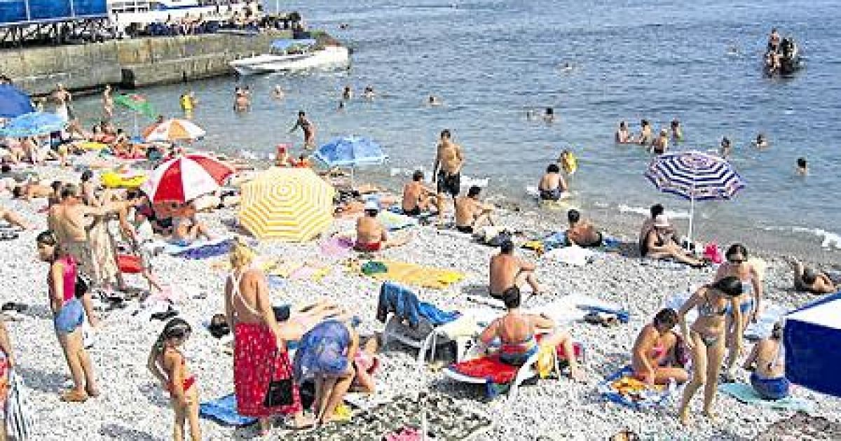 Навколо тіла бігали діти