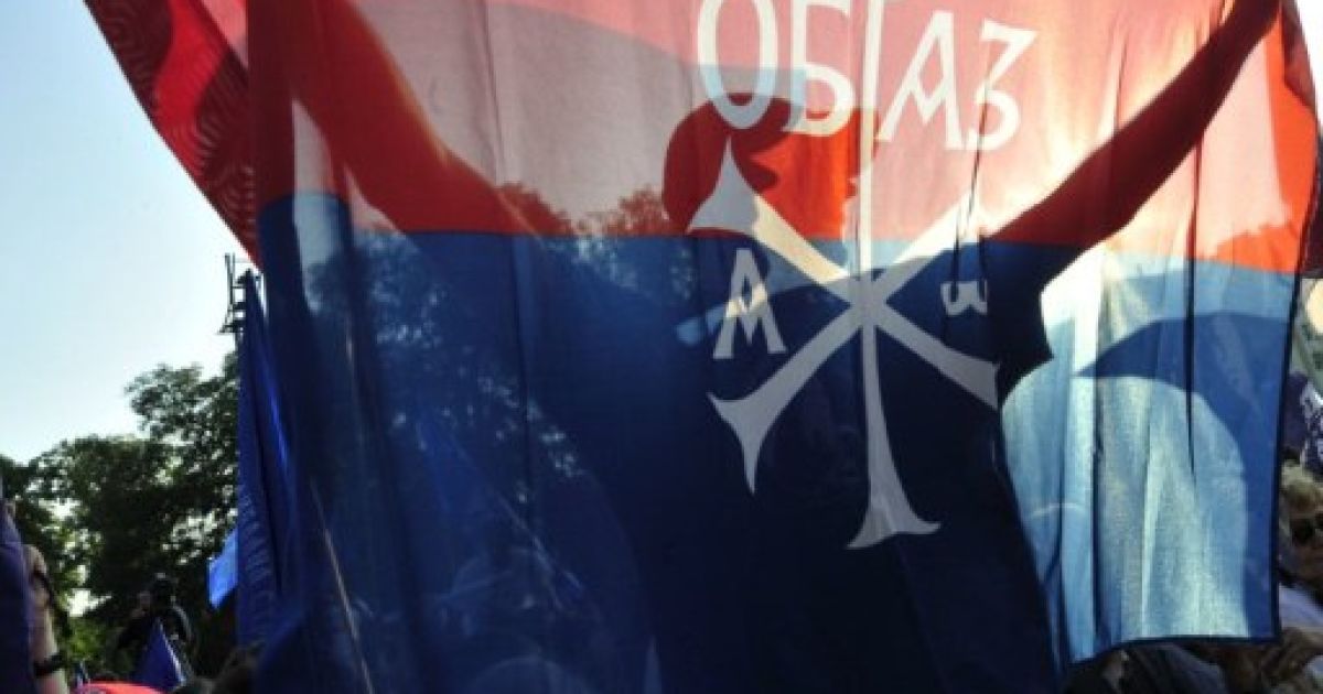 В Сербії залишається чимало людей, які вважають Ратко Младіча героєм, і акції протесту проти його видачі тривають. / © AFP