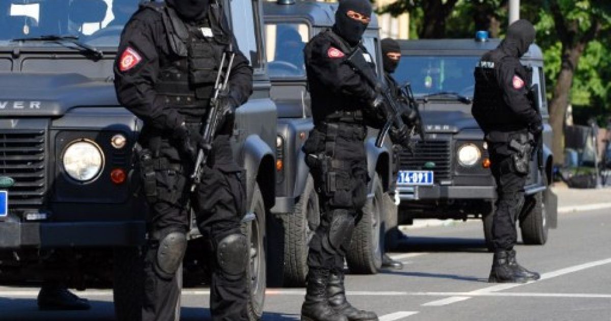 Заарештованого у Сербії колишнього генерала боснійських сербів Ратко Младіча видали Міжнародному трибуналу у справах колишньої Югославії в Гаазі. / © AFP
