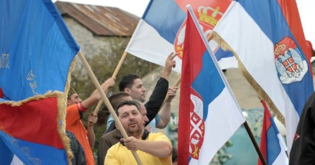 В Сербії залишається чимало людей, які вважають Ратко Младіча героєм, і акції протесту проти його видачі тривають. / © AFP