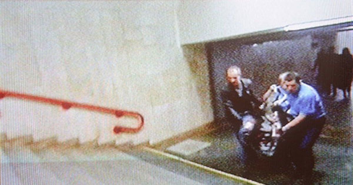 Вибуховий пристрій було начинено металевими кульками діаметром близько 1 см. / © AFP