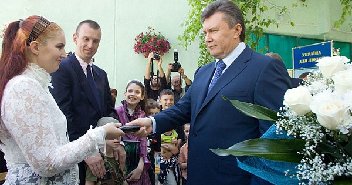 Наприкінці минулого року Віктор Янукович доручив місцевій владі у 2011 році забезпечити житлом родину / © President.gov.ua