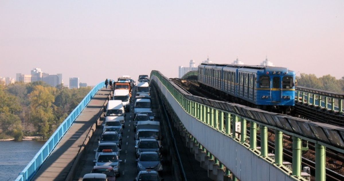Київрада забракувала ідею продажу назв метро олігархам