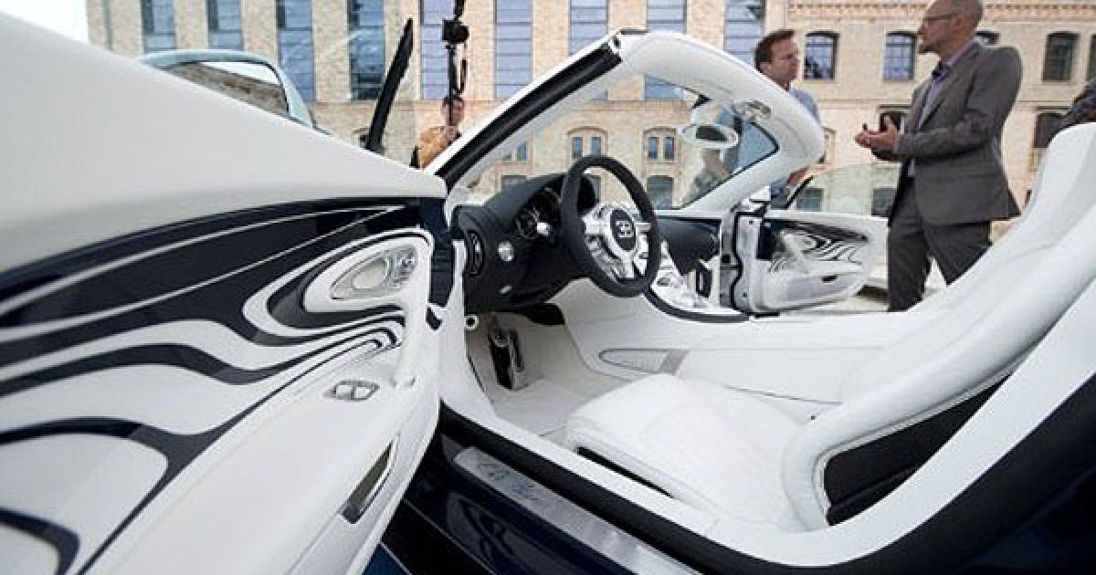 В Берліні відбулась презентація ексклюзивного суперкару Bugatti Veyron Grand Sport, який отримав назву "L&#039;Or Blanc" ("Біле золото"). / © AFP