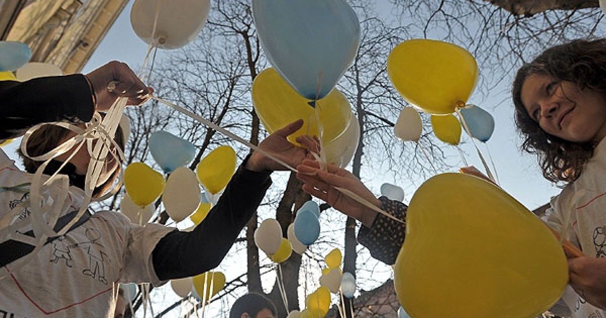 У Львові пройшла акція протесту проти гомосексуалізму, учасники якої вимагали заборонити популярізацію та пропаганду гомосексуалізму в Україні