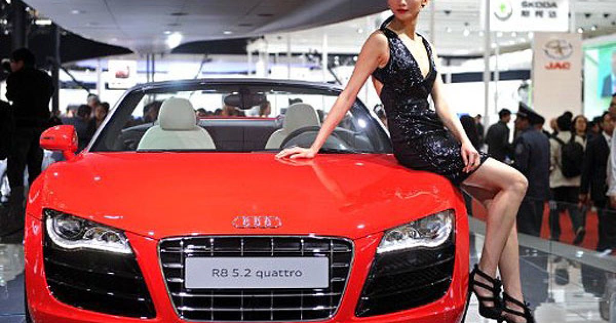 На 14-му Шанхайському автосалоні представили 1100 автомобілів. / © AFP