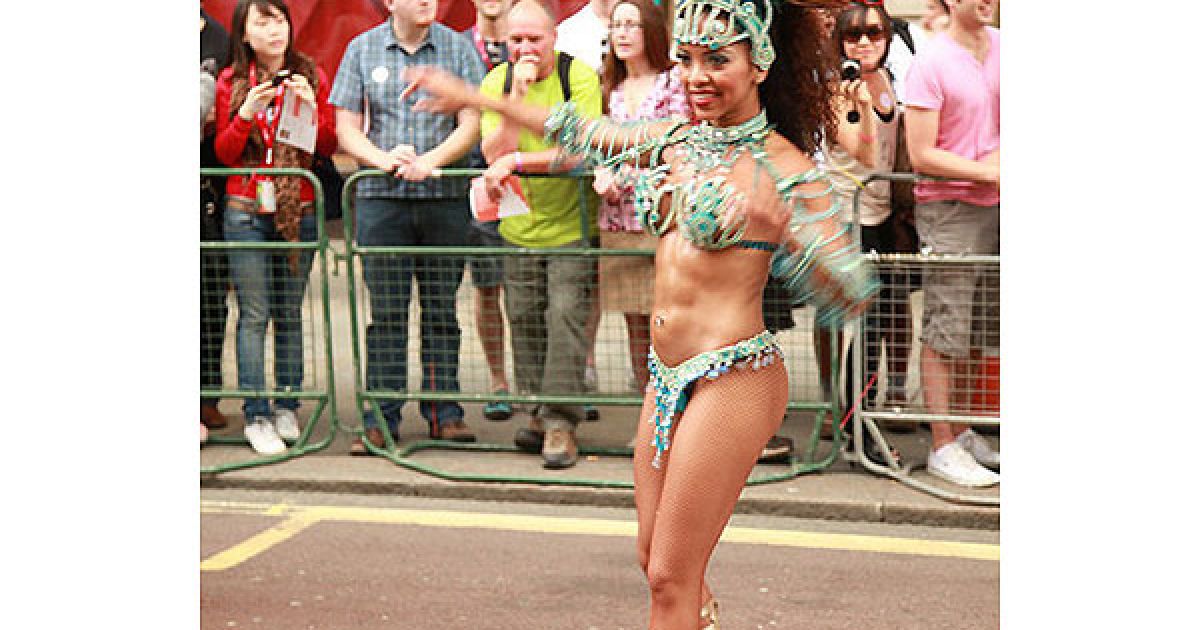 Щорічний гей-парад "Gay Pride 2011" в Лондоні зібрав більше мільйона глядачів. / © LJ moscowlondon