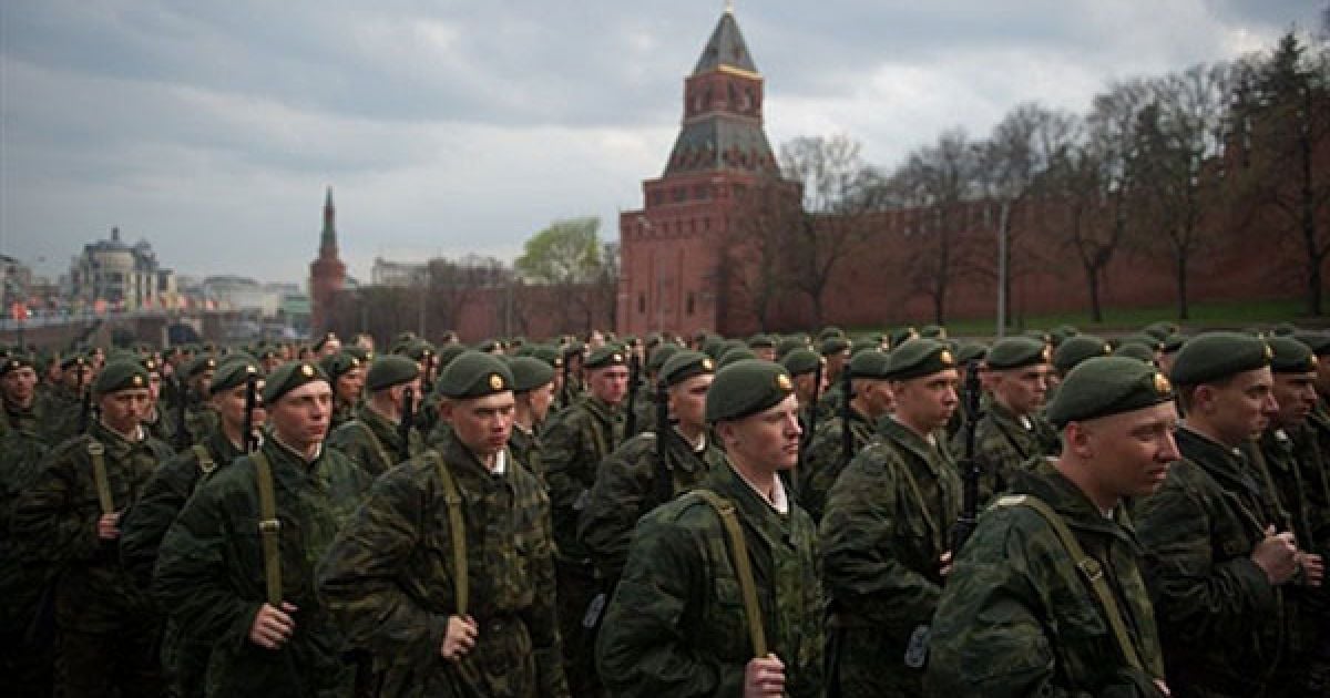 На Красній площі у Москві провели другу нічну репетицію параду Перемоги. / © AFP