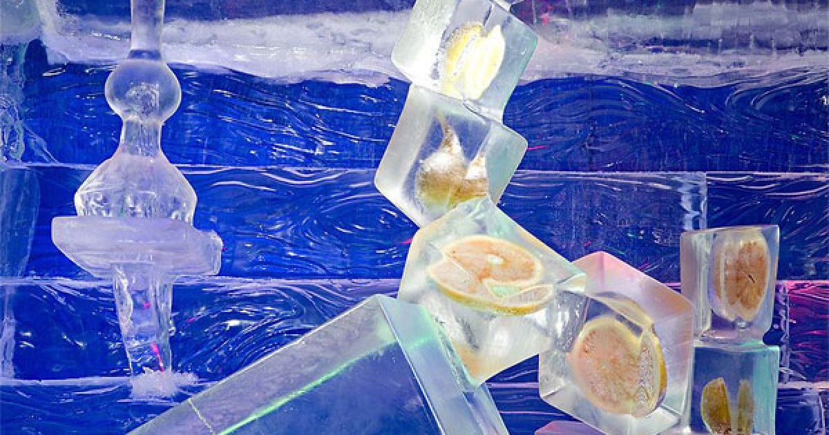 Виставку крижаних скульптур відкрили у галереї російської крижаної скульптури в Москві. / © logra.ru