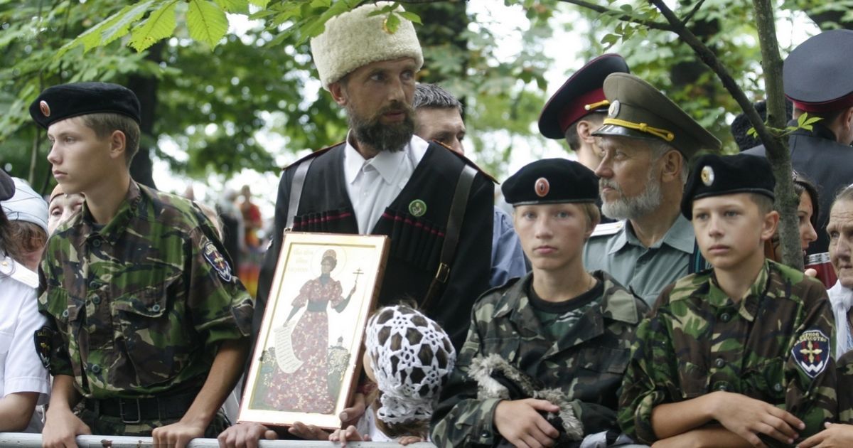 Глава Російської православної церкви патріарх Кирило провів молебень на Володимирській гірці в Києві.