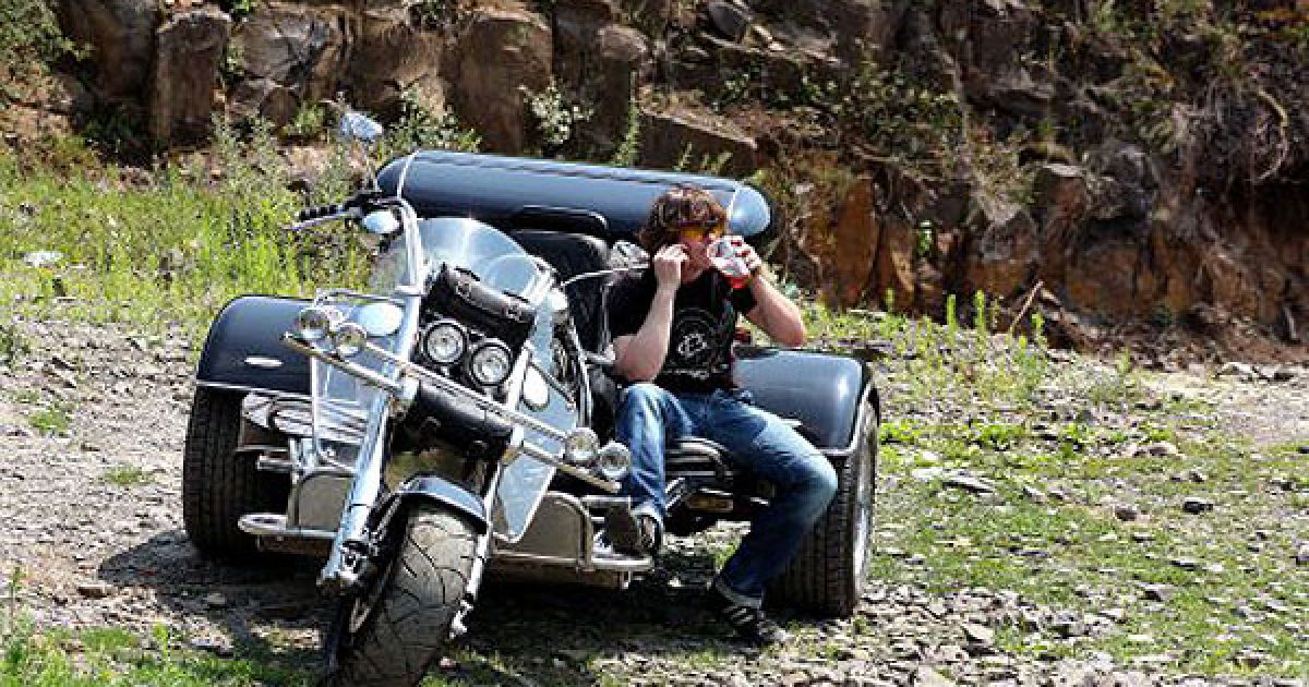 В Ужгороді відбувся 6-ий міжнародний байкерський фестиваль "Music Bike Ukraine 2011", на який приїхали тисячі байкерів з різних країн Європи. / © УНІАН