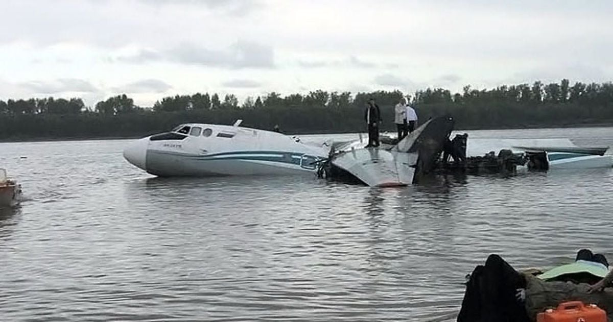 Кількість жертв аварійної посадки літака Ан-24 у Томській області Росії становить 7 людей. / © Вести