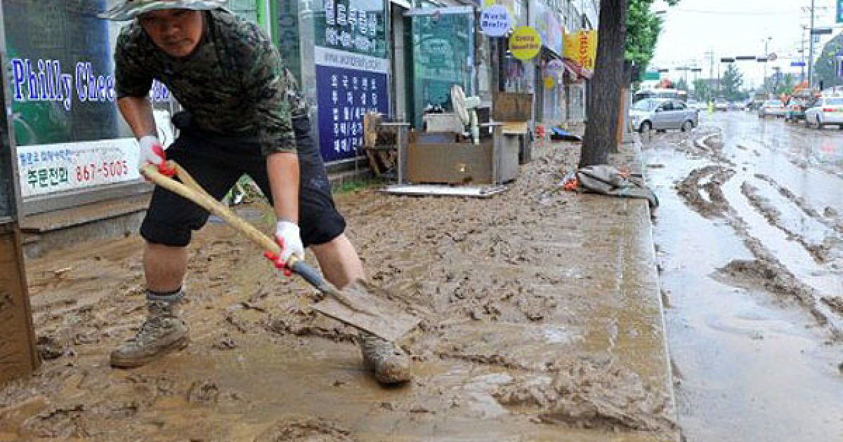 Південна Корея потерпає від зсувів та проливних дощів / © AFP
