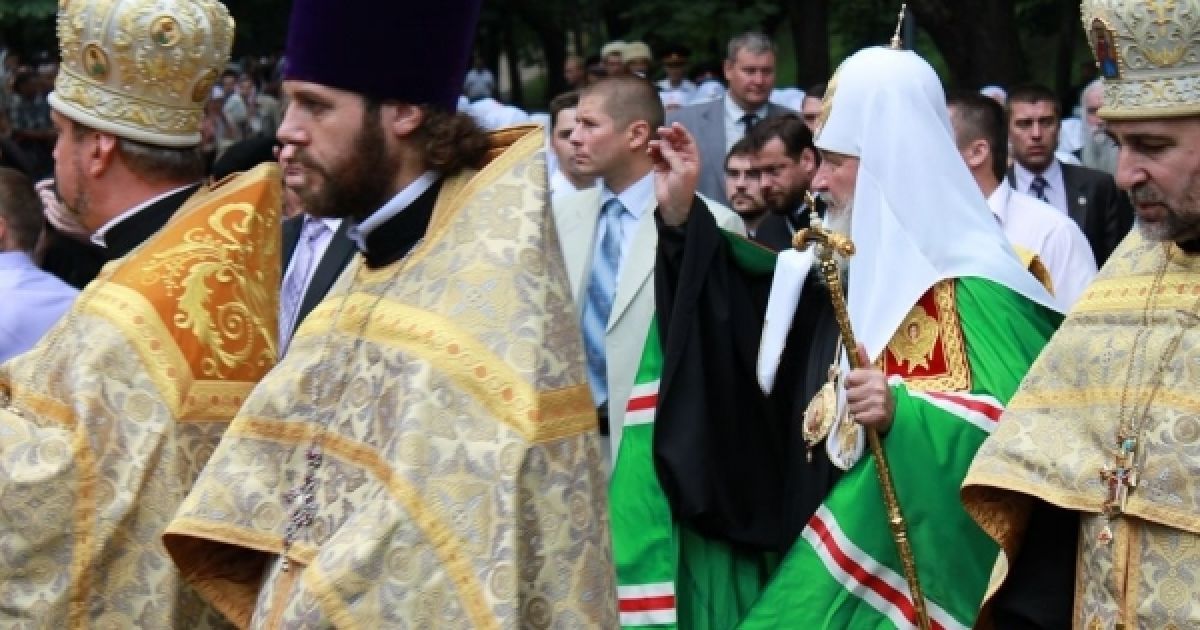 Глава Російської православної церкви патріарх Кирило провів молебень на Володимирській гірці в Києві. / © Газета.ua