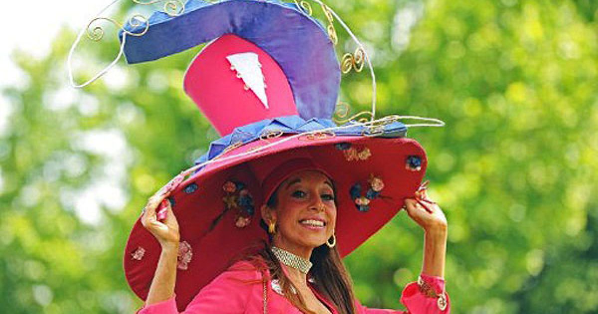 Щорічні королівські перегони Royal Ascot традиційно є святом модних капелюшків.